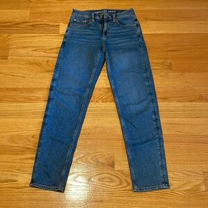 American Eagle 90’s straight leg dark jeans
